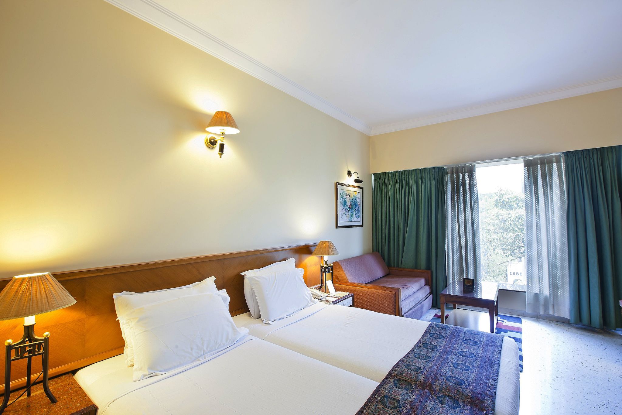 The Oakwood Superior Room 3