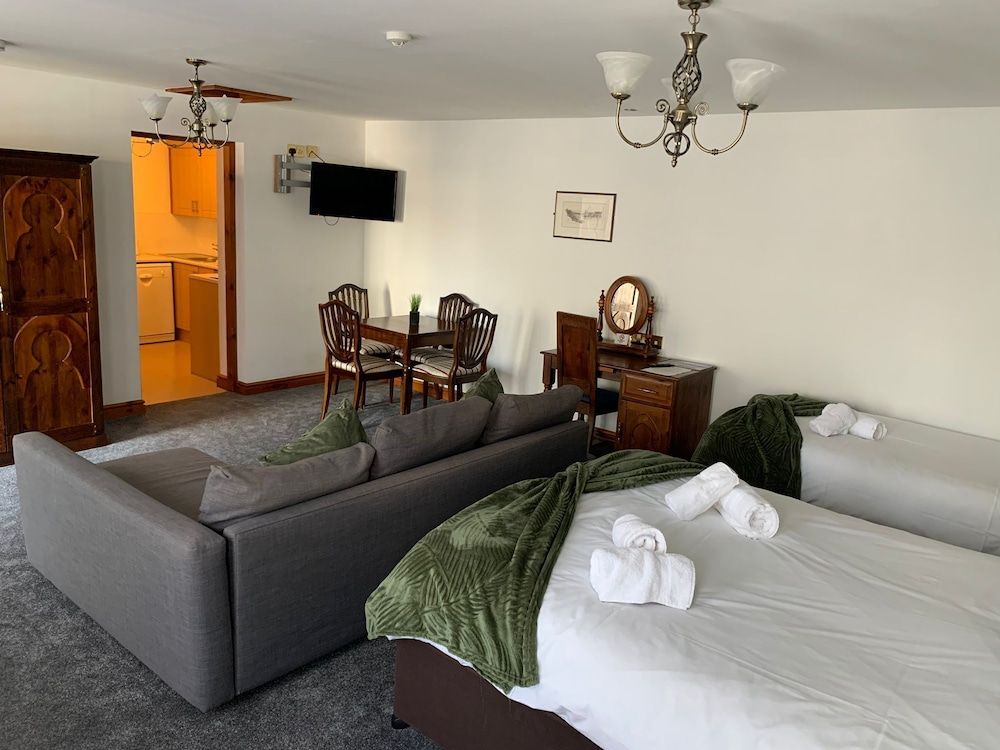 The Bull Hotel Standard Apartment, Ensuite, Courtyard View