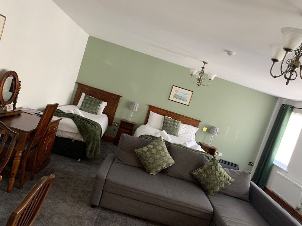 The Bull Hotel Standard Apartment, Ensuite, Courtyard View 2