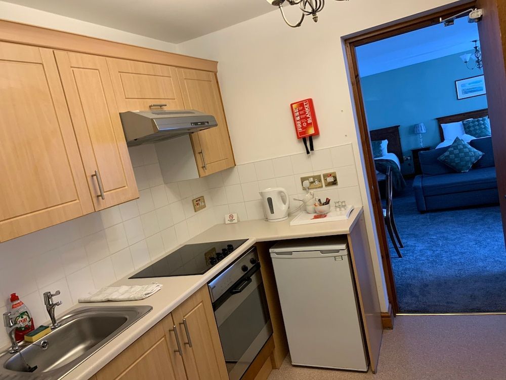 The Bull Hotel Standard Apartment, Ensuite, Courtyard View 9