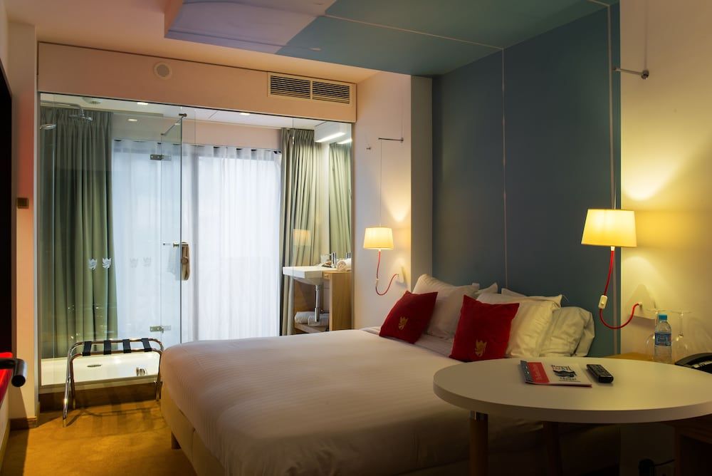 The Royal Snail Standard Room (Pool side) 4