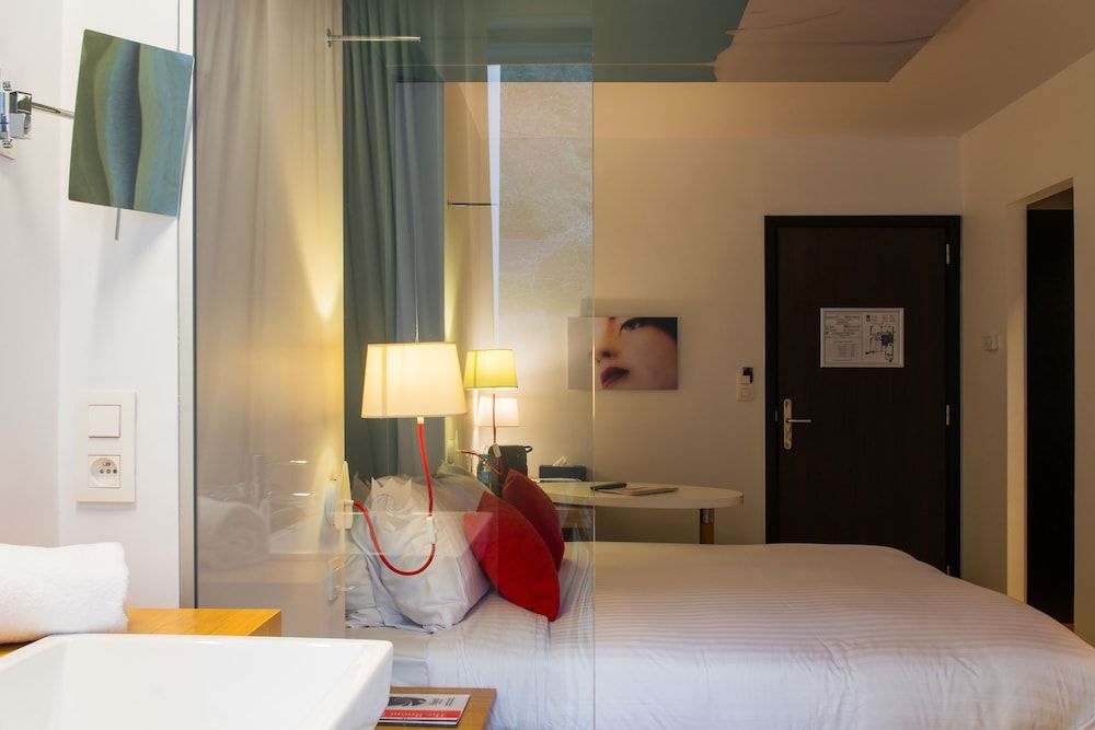 The Royal Snail Standard Room (Pool side) 6