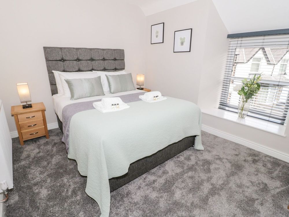 The Blue Lion Apartment, Private Bathroom, Mountain View (Apartment 1) 3