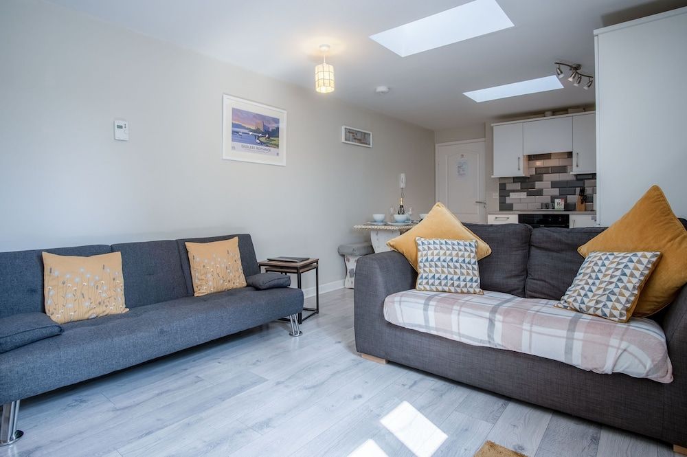 Apartment (2 Bedrooms)