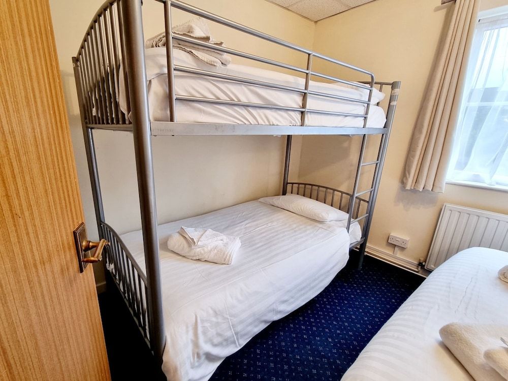 Suite, Ensuite ((Sleeps up to 4))