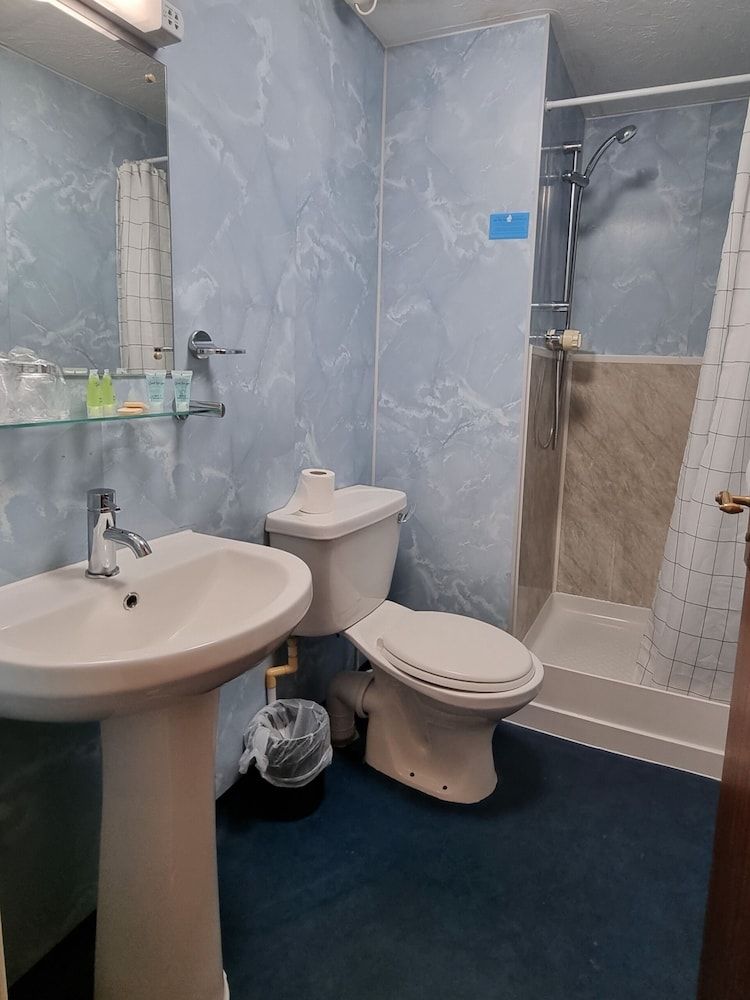 The Sportsmans Inn Limited Standard Twin Room, Ensuite 3
