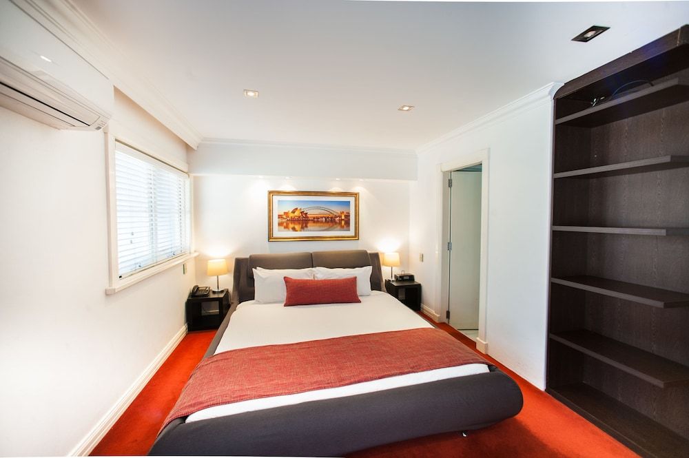 Luxury Suite with Pool View
