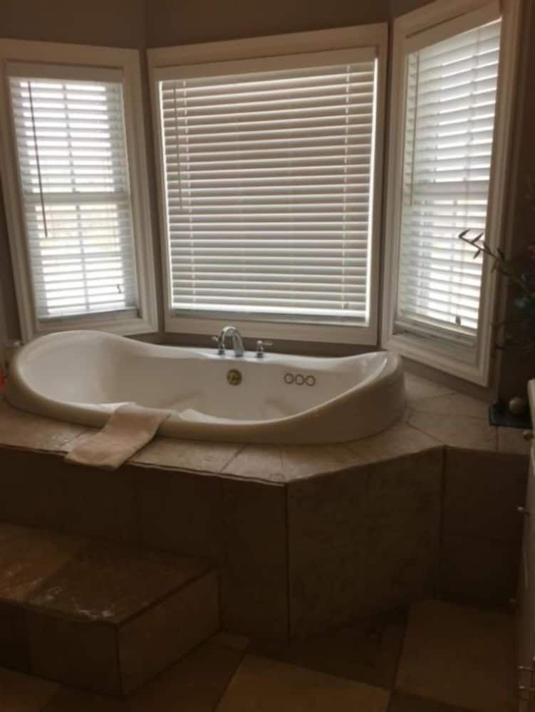 Davis Mountains Inn Standard Double Room, Ensuite (Sleeping Lion Master Suit) 3