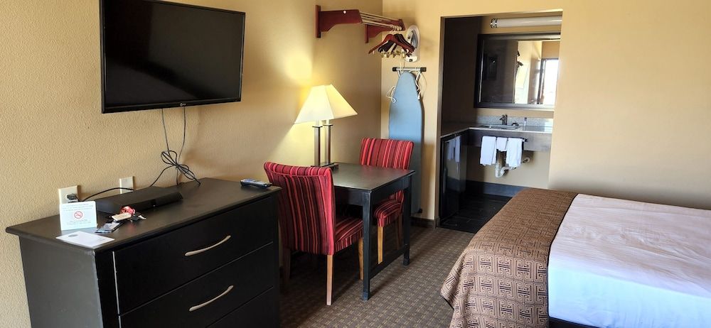 Economy Room