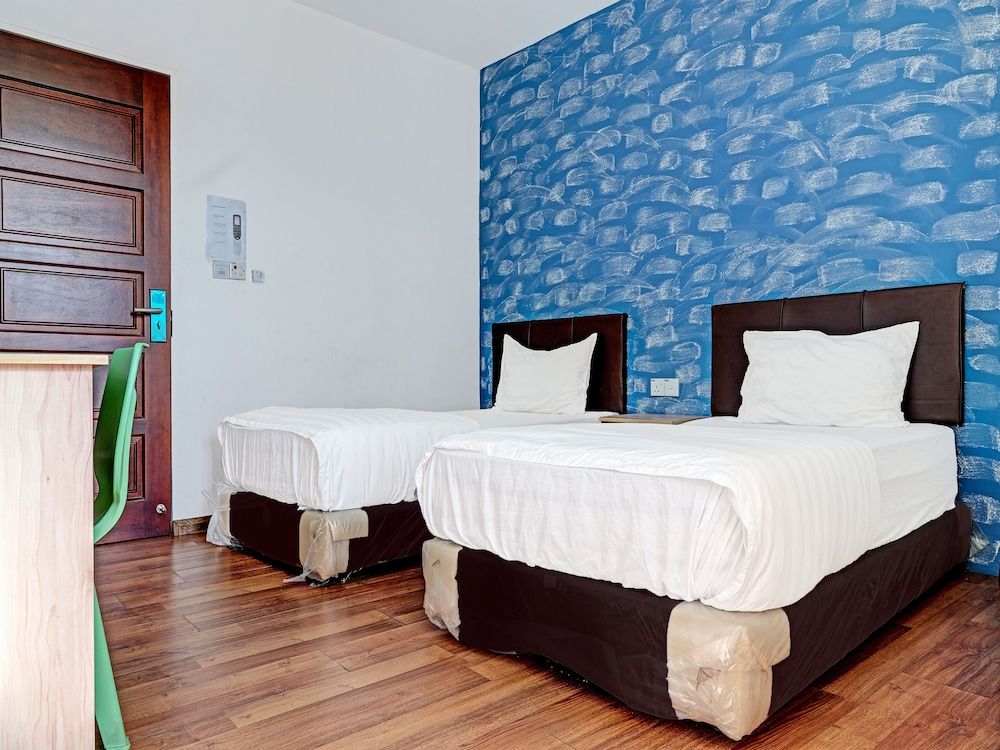 OYO 89840 69 Room 4 Stay Deluxe Twin Room 3