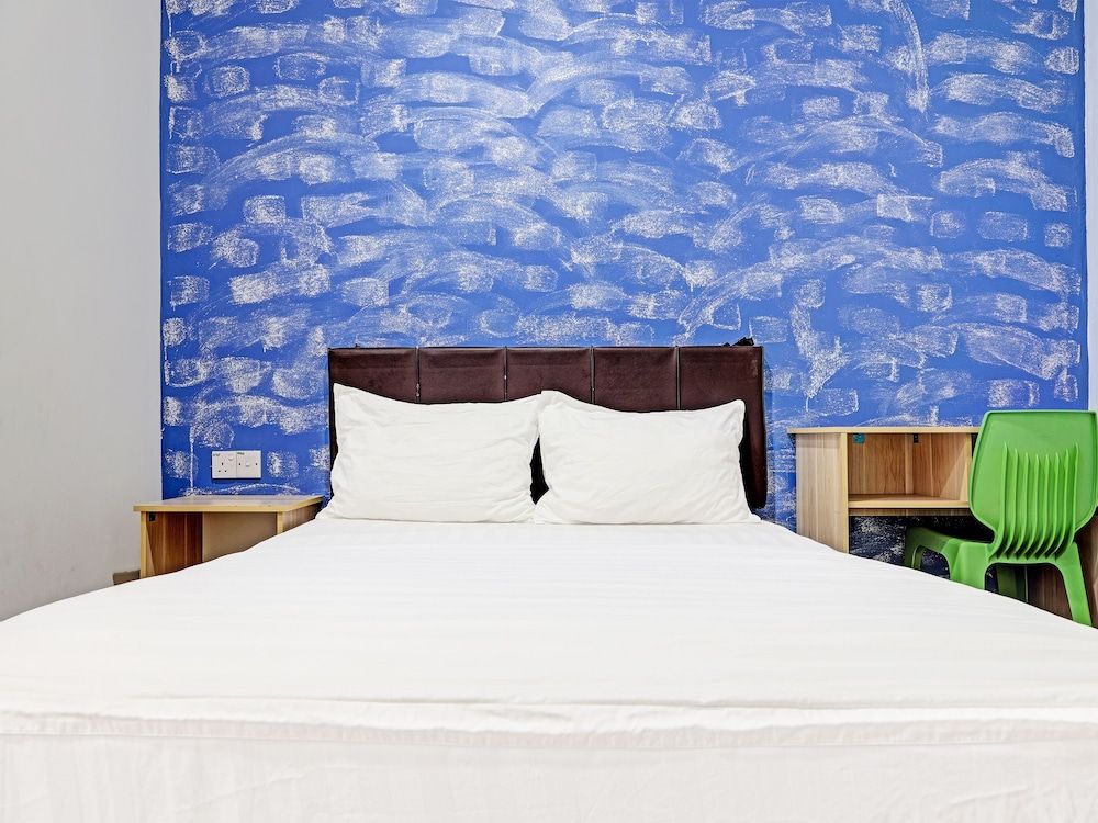 OYO 89840 69 Room 4 Stay Standard Double Room 2