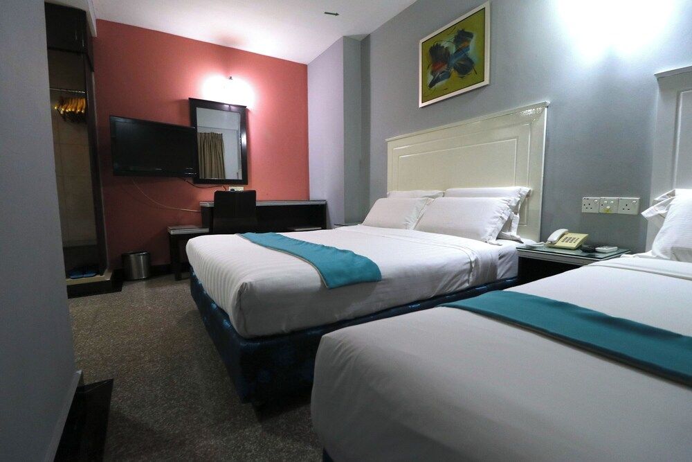 Hotel Sri Puchong Triple Room 6