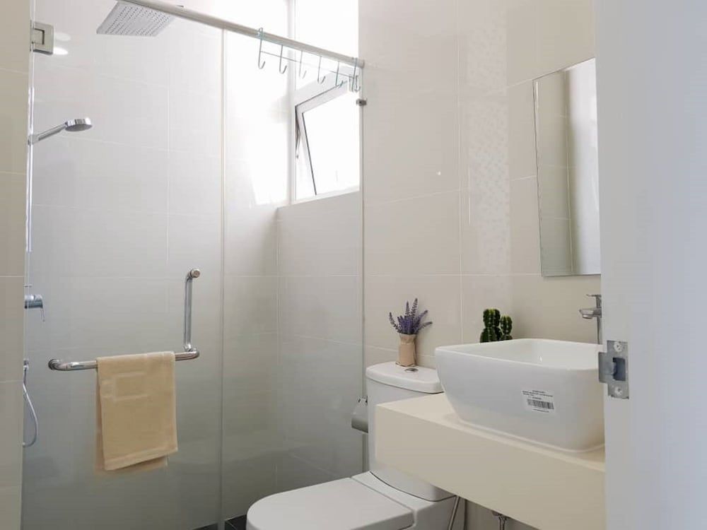 Skypod Residence 2-Bedroom Apartment with Balcony 17