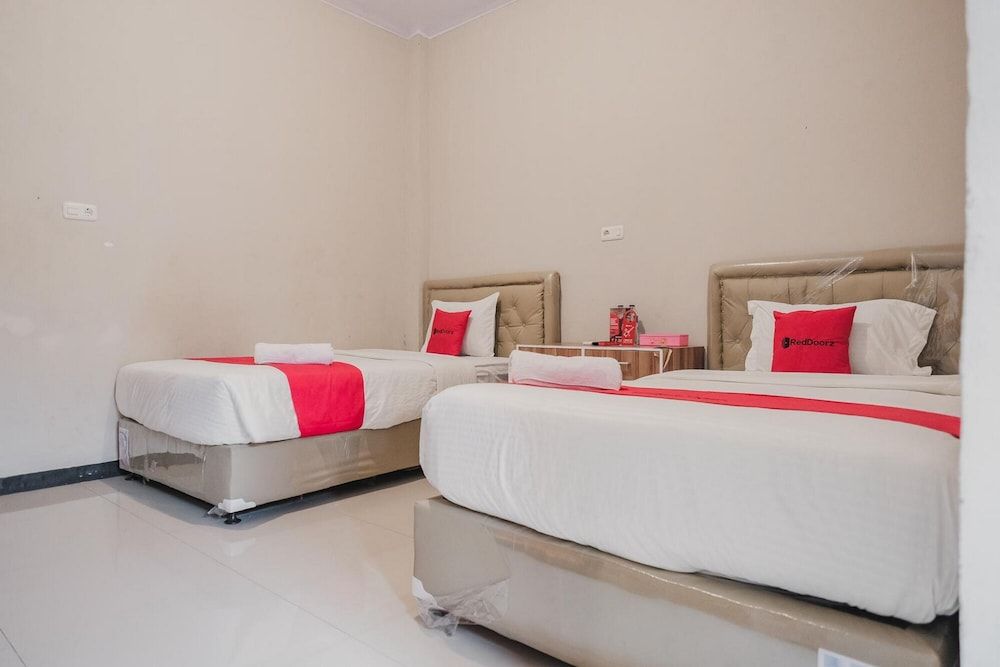 Twin Room (Reddoorz)