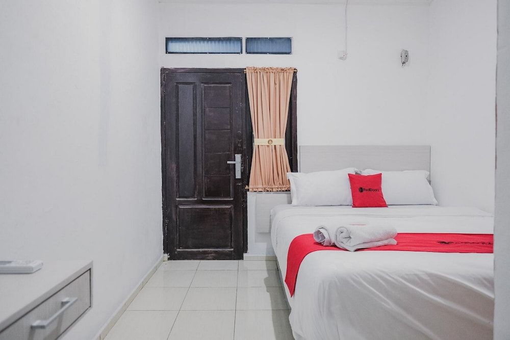 Double Room (Reddoorz)