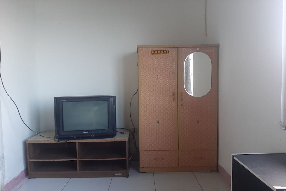 SPOT ON 90535 Cimanuk Pavilion Standard Double Room 9