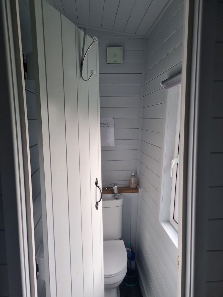 Glamping Hut - Riverview 3 House 7