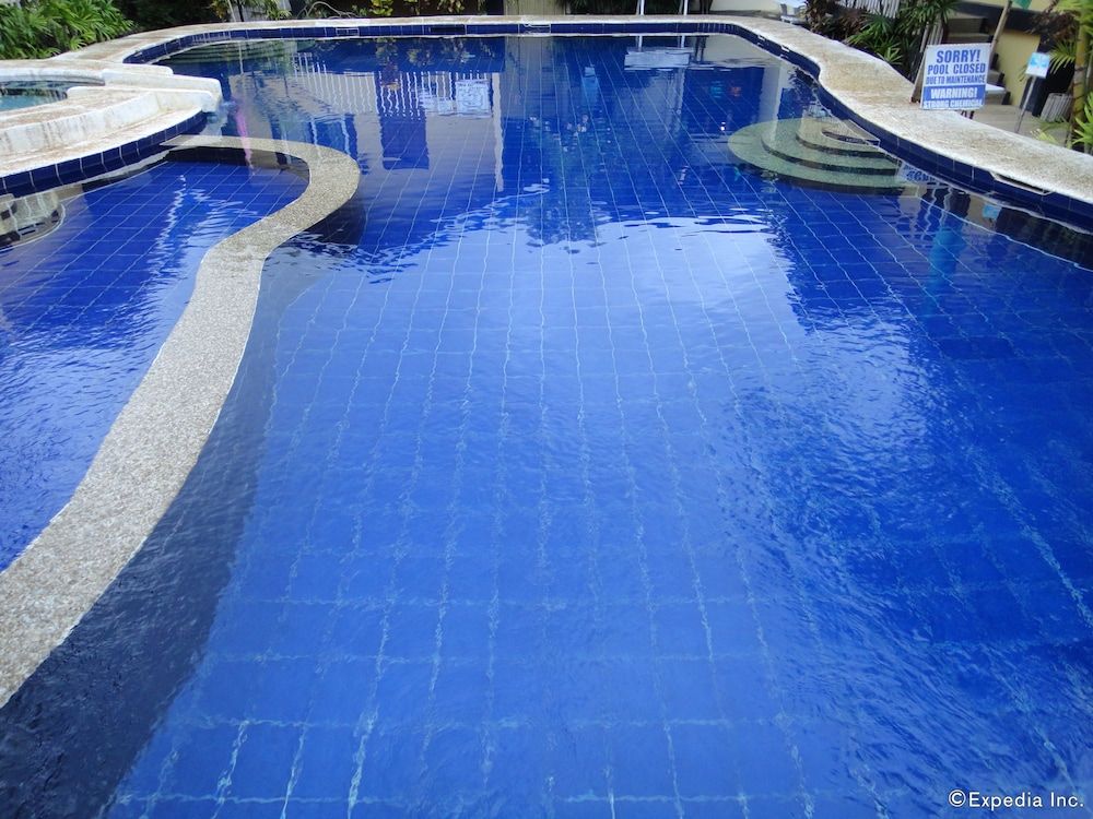 undefined Blue Lagoon Inn & Suites 8