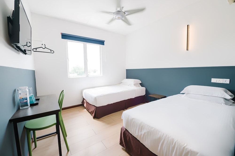 Twin Room, 2 Twin Beds, City View
