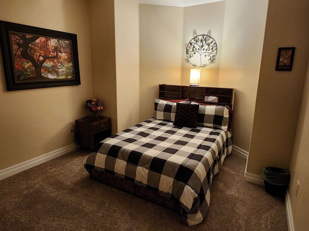 Summit Villa BnB Deluxe Quadruple Room, Multiple Beds, No Windows, Ground Floor 2