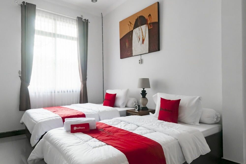 Twin Room (RedDoorz)