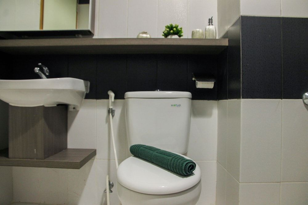 Modern 1BR with Sofa Bed @ Cinere Bellevue Apartment Room 6