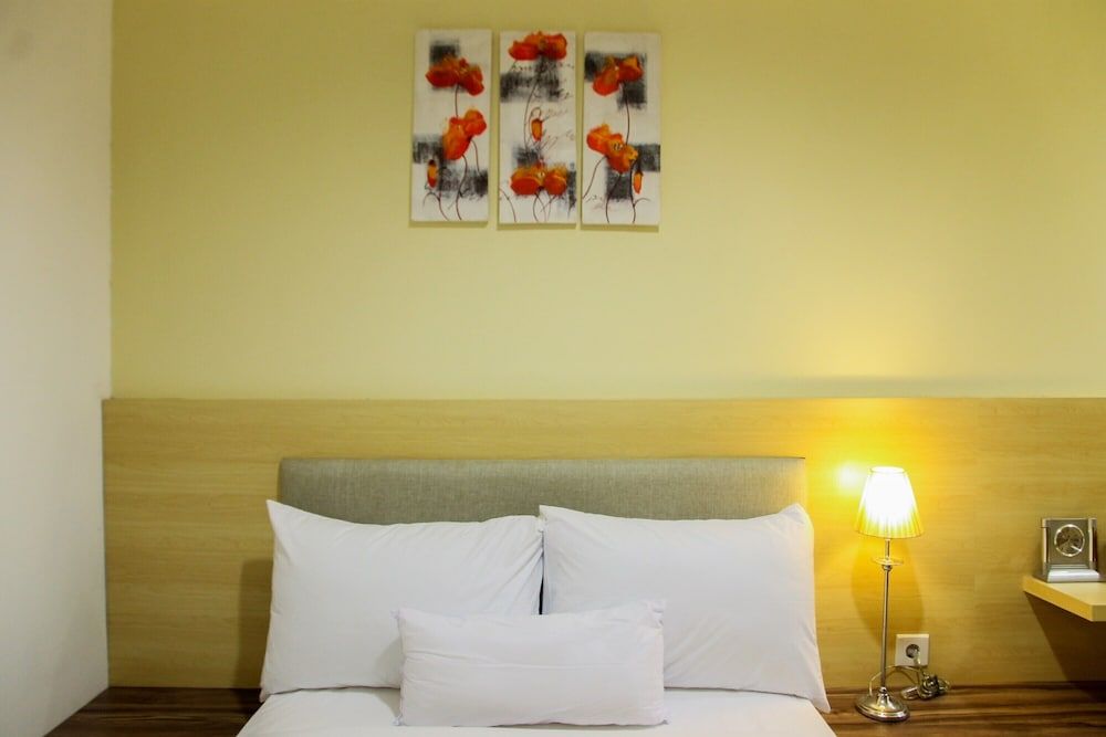 Modern 1BR with Sofa Bed @ Cinere Bellevue Apartment Room 3