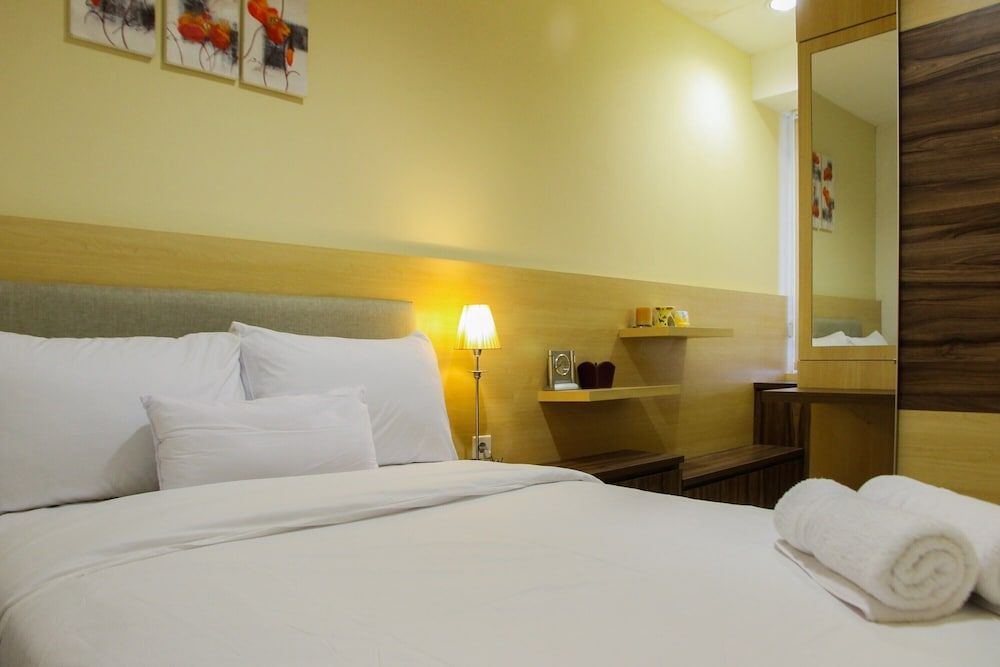 Modern 1BR with Sofa Bed @ Cinere Bellevue Apartment Room 2