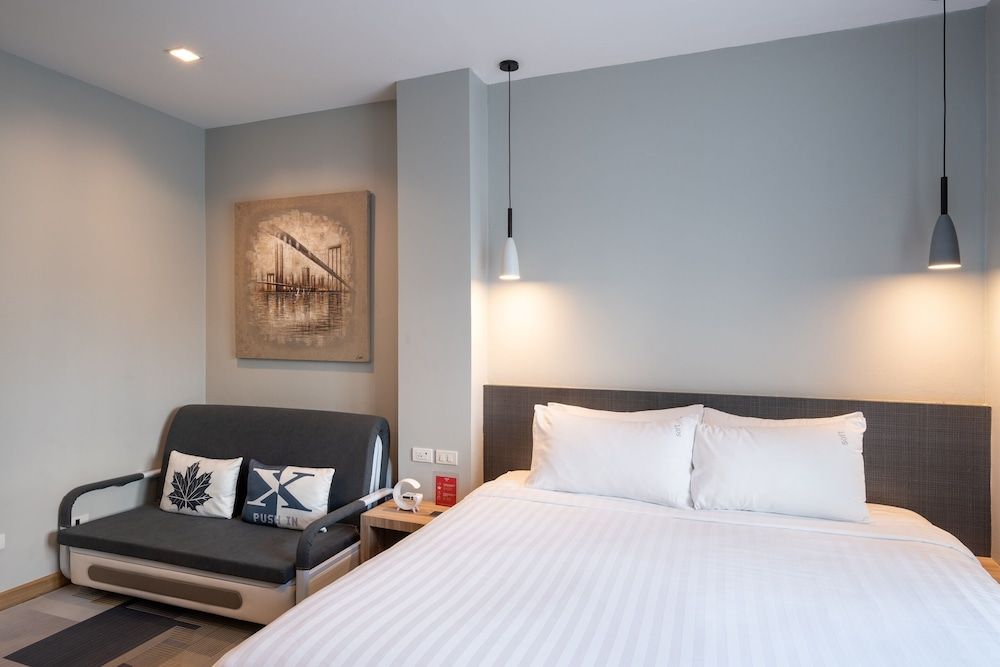 undefined iCheck inn Gems Center Silom 10