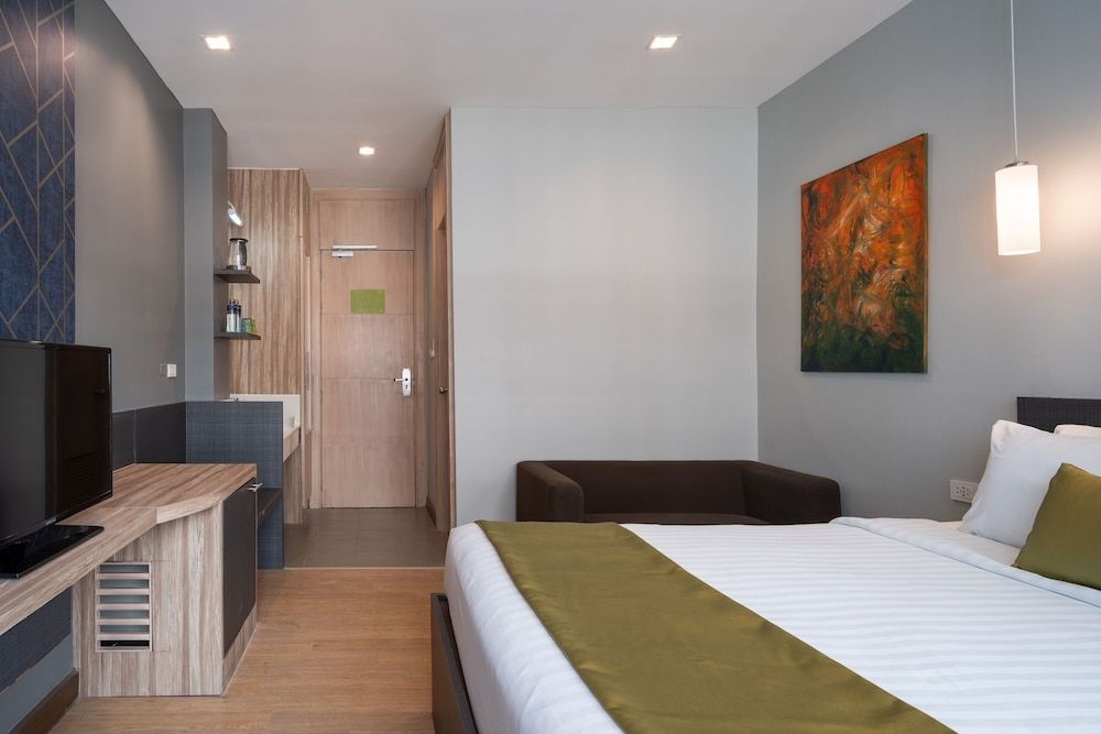 iCheck inn Gems Center Silom Deluxe Room 8