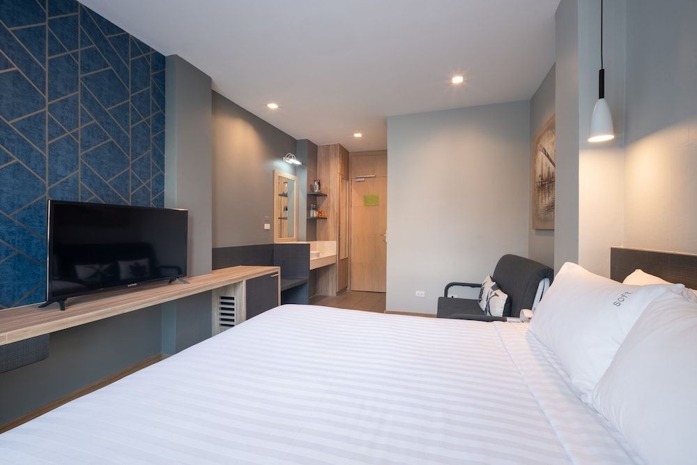 undefined iCheck inn Gems Center Silom 8