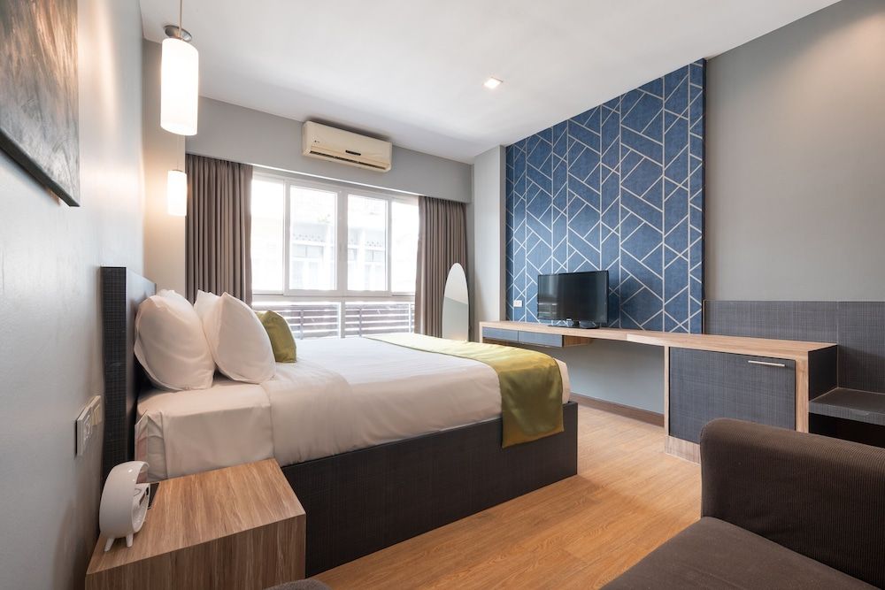 iCheck inn Gems Center Silom Deluxe Room 3