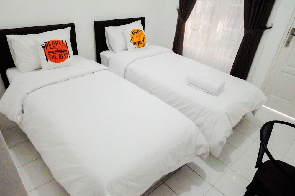Standard Twin Room, 2 Twin Beds, Pool View