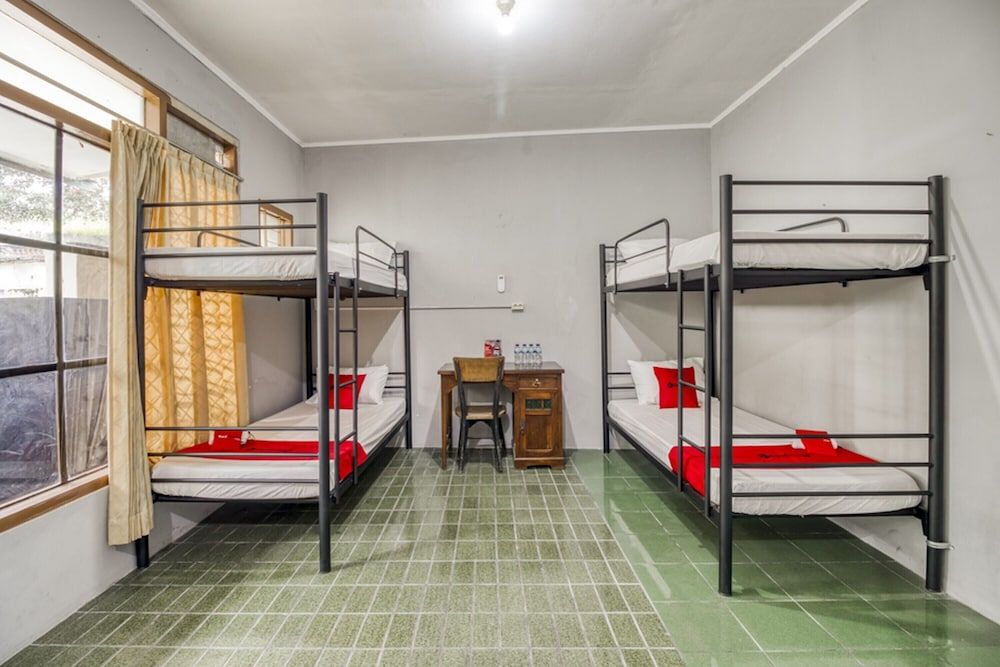 Shared Dormitory, Mixed Dorm (RedDoorz)