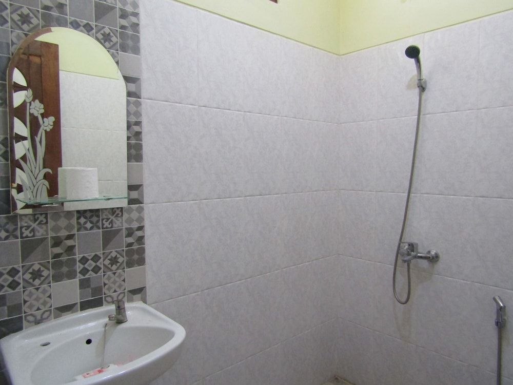 Nia Maretta House Syariah Superior Room 10