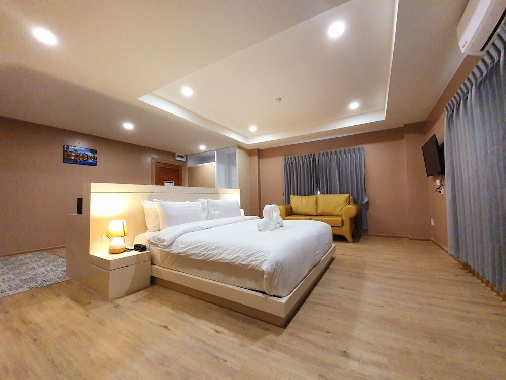 Elite Room