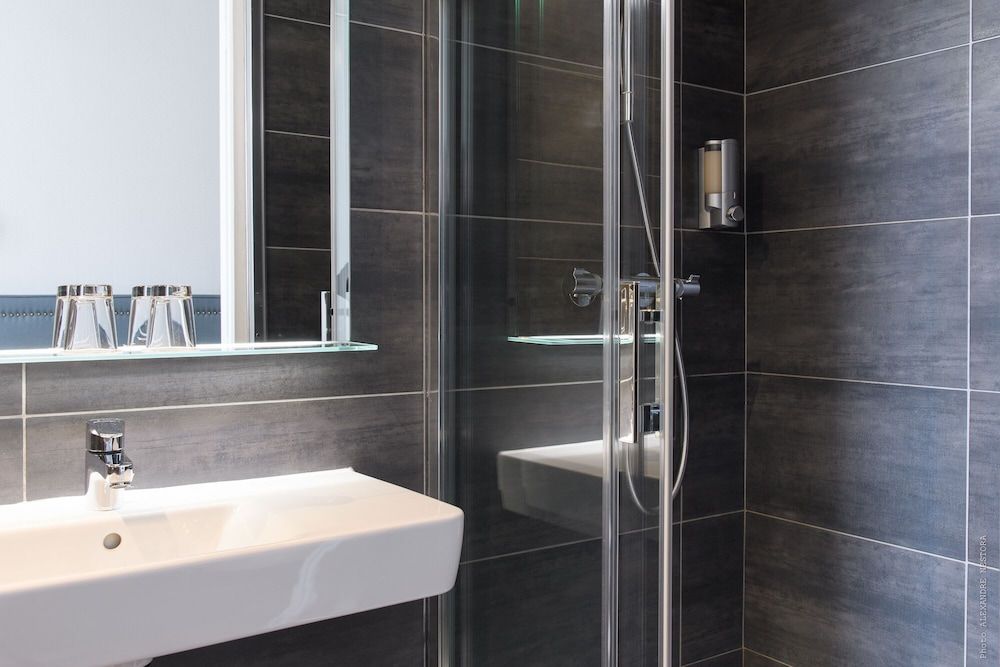 A l'Hotel des Roys Classic Double Room 13