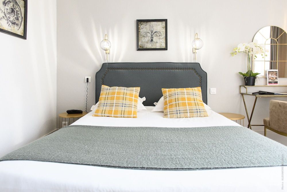 A l'Hotel des Roys Classic Double Room 10