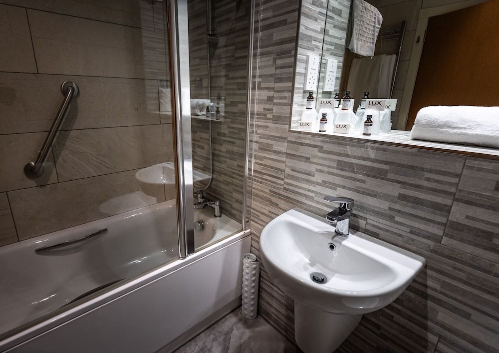 The Ballymac Hotel Triple Room 3