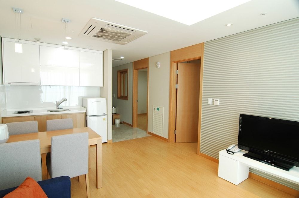 Kumho Jeju Resort Suite Western-style Room 3