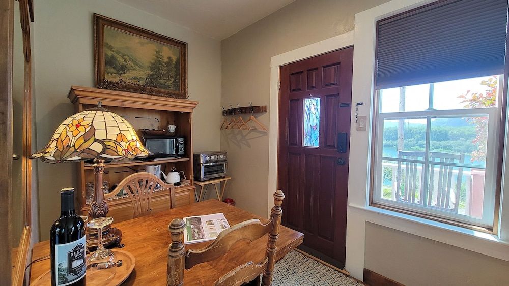Trillium Room
