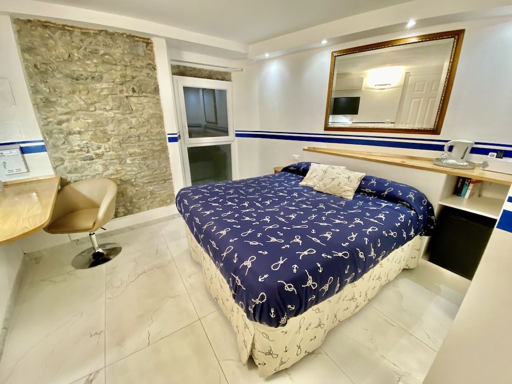 Giovanni Rooms Manarola Standard Double Room 9