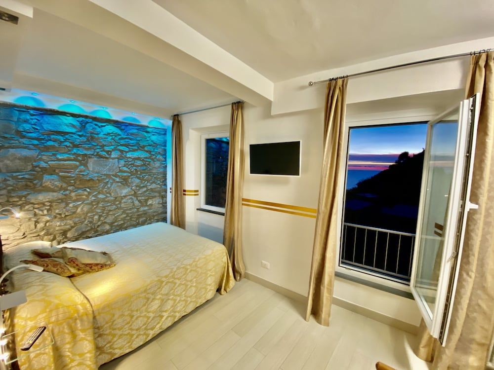 Giovanni Rooms Manarola Panoramic Room 14