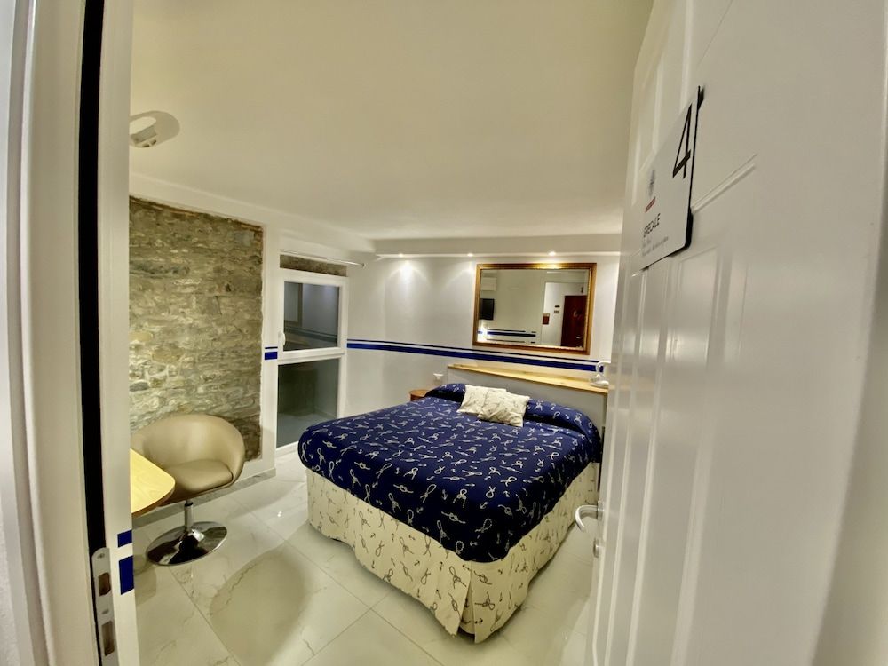 Giovanni Rooms Manarola Standard Double Room 12