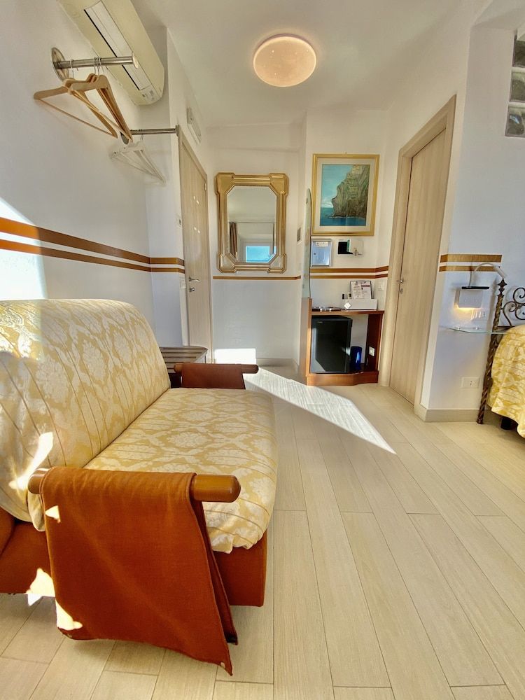 Giovanni Rooms Manarola Panoramic Room 32