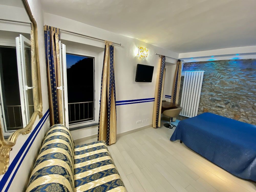 Giovanni Rooms Manarola Panoramic Quadruple Room 7