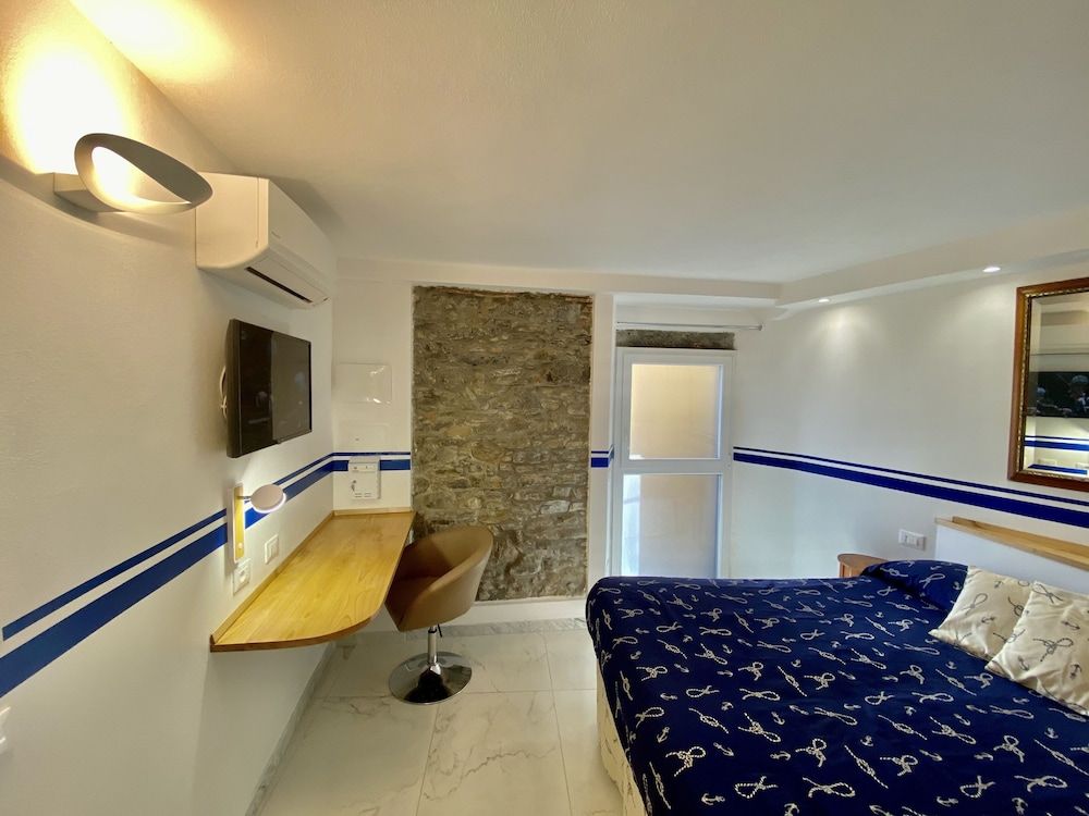 Giovanni Rooms Manarola Standard Double Room 26