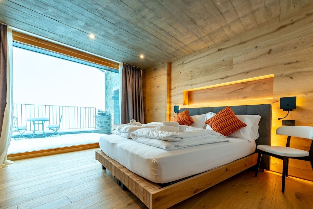 Deluxe Triple Room, Accessible, Mountain View