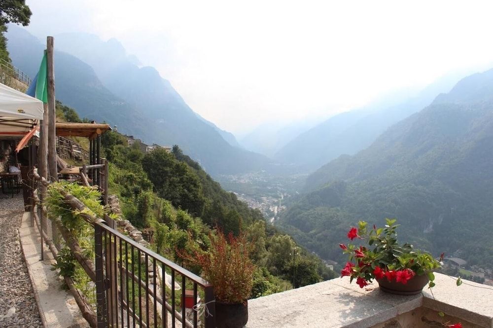 Agriturismo Ca' Pianazöla Luxury Quadruple Room, Mountain View 9