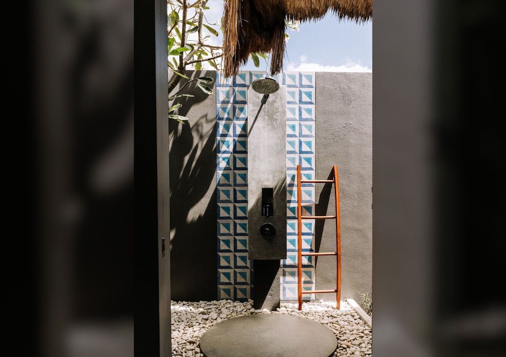 Meno House Deluxe Beachfront Villa 2